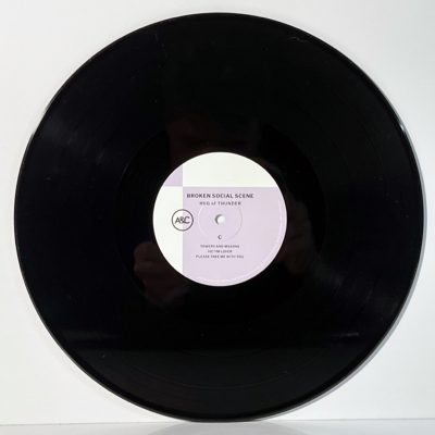 Broken Social Scene – Hug Of Thunder