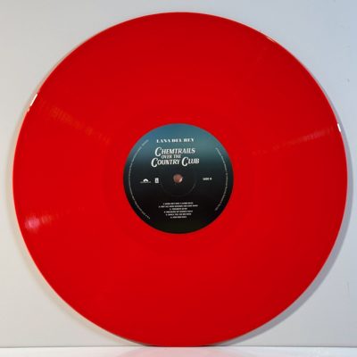 Lana Del Rey – Chemtrails Over The Country Club (Copy)