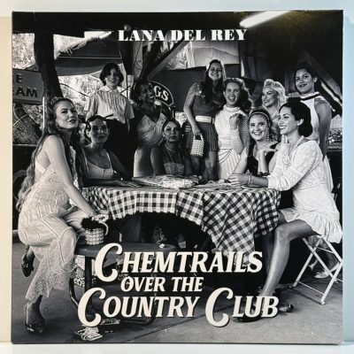 Lana Del Rey – Chemtrails Over The Country Club
